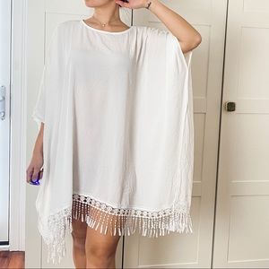 Lulu’s White Fringe Poncho Cover Up One Size